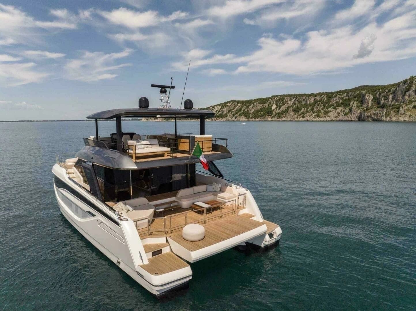 2026 Prestige M7 - Image 3
