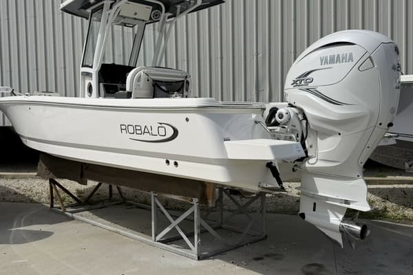 2023 Robalo — - Image 1