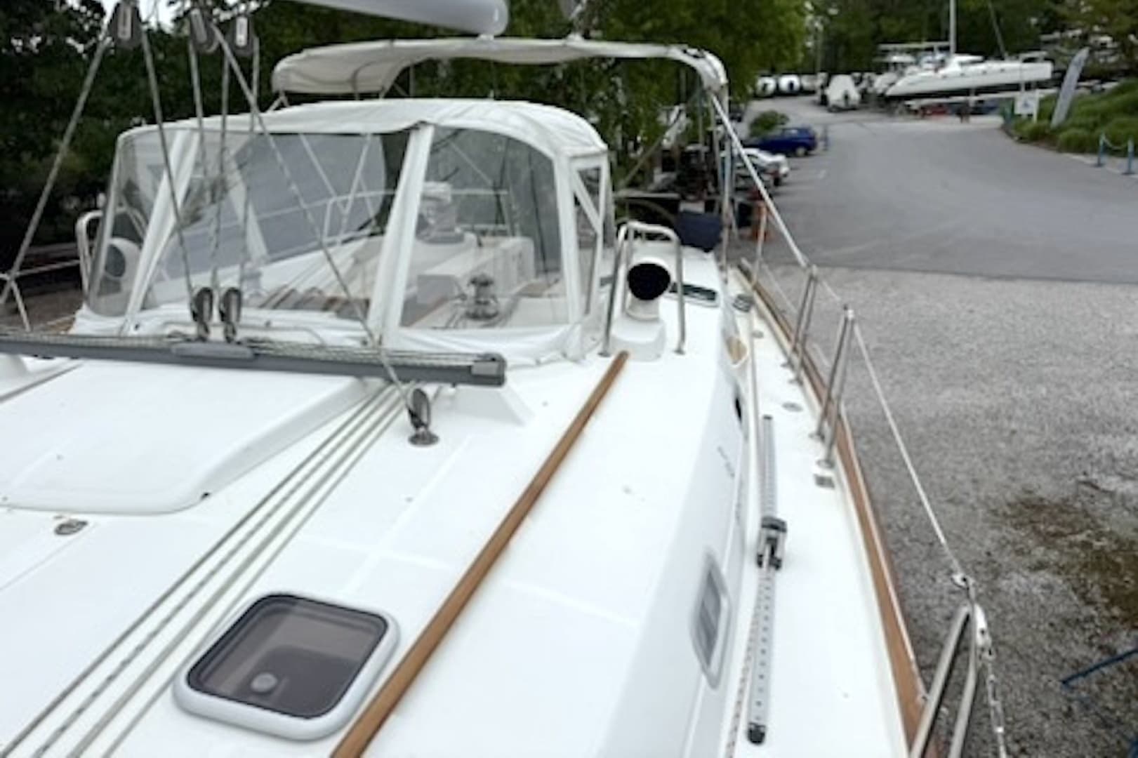 2001 Beneteau — - Image 13