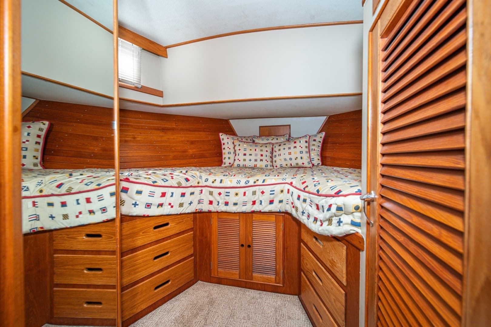 1987 Grand Banks 47 motoryacht - Image 73