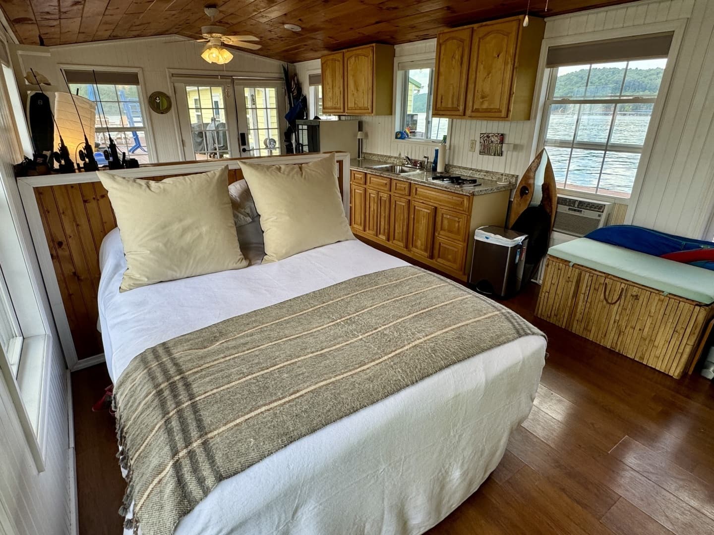 2008 Custom 13 x 29 Floating Cabin Approx 377sqft - Image 34