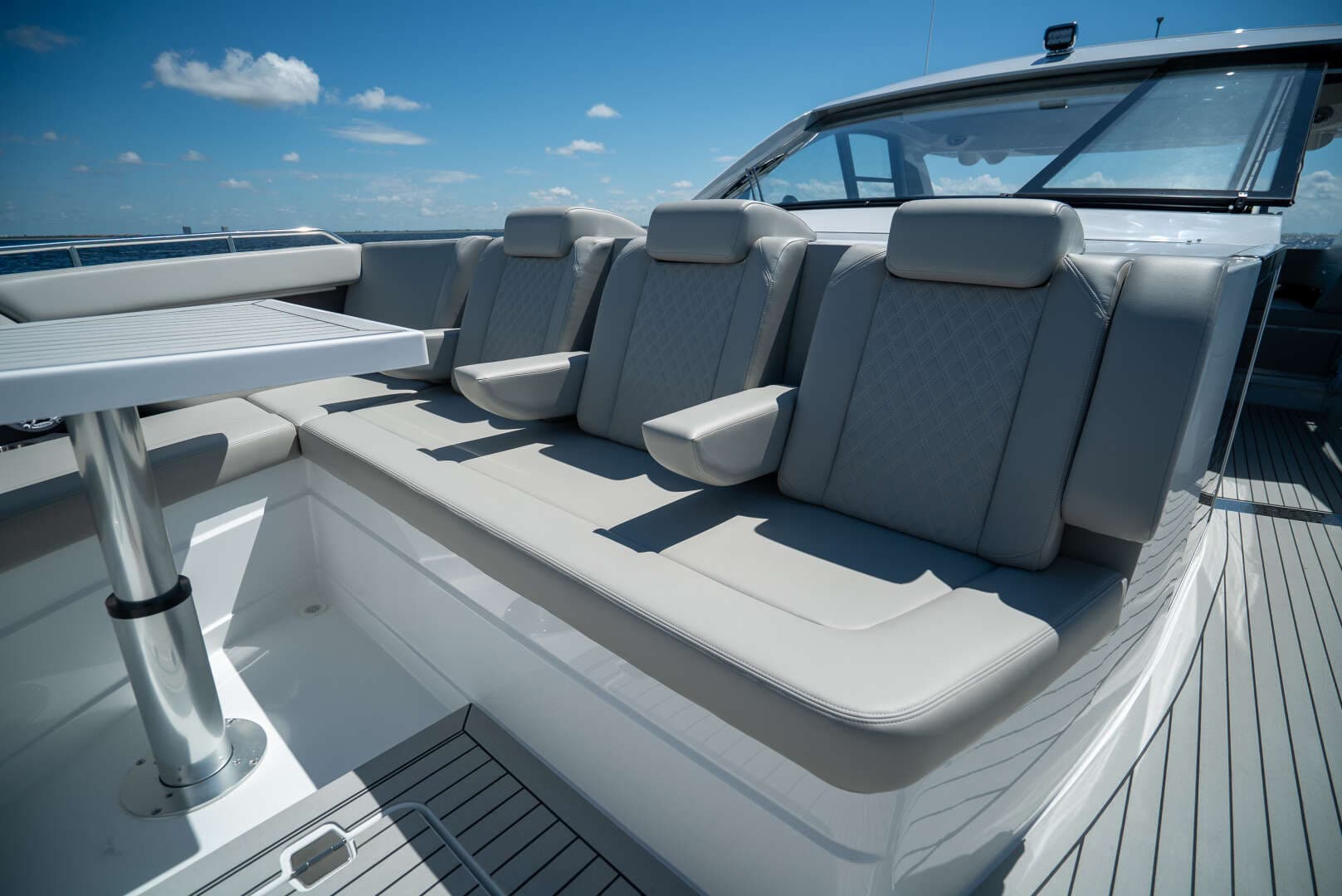 2026 Cruisers Yachts 50GLS OB - Image 35