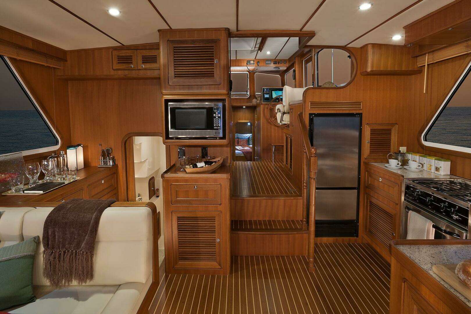 2026 Helmsman Trawlers 43E Pilothouse - Image 26