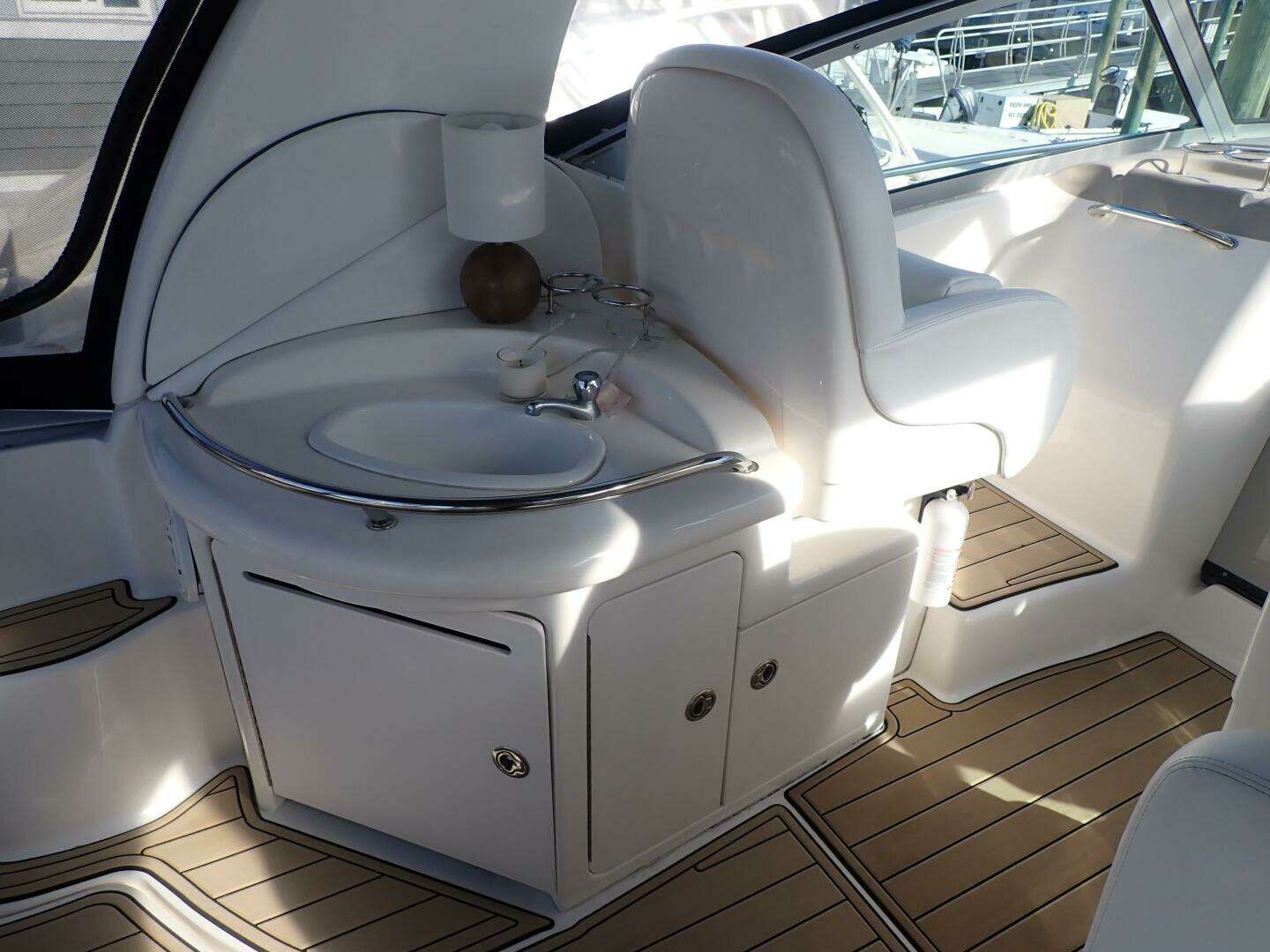 2006 Sea Ray 340 Sundancer - Image 3