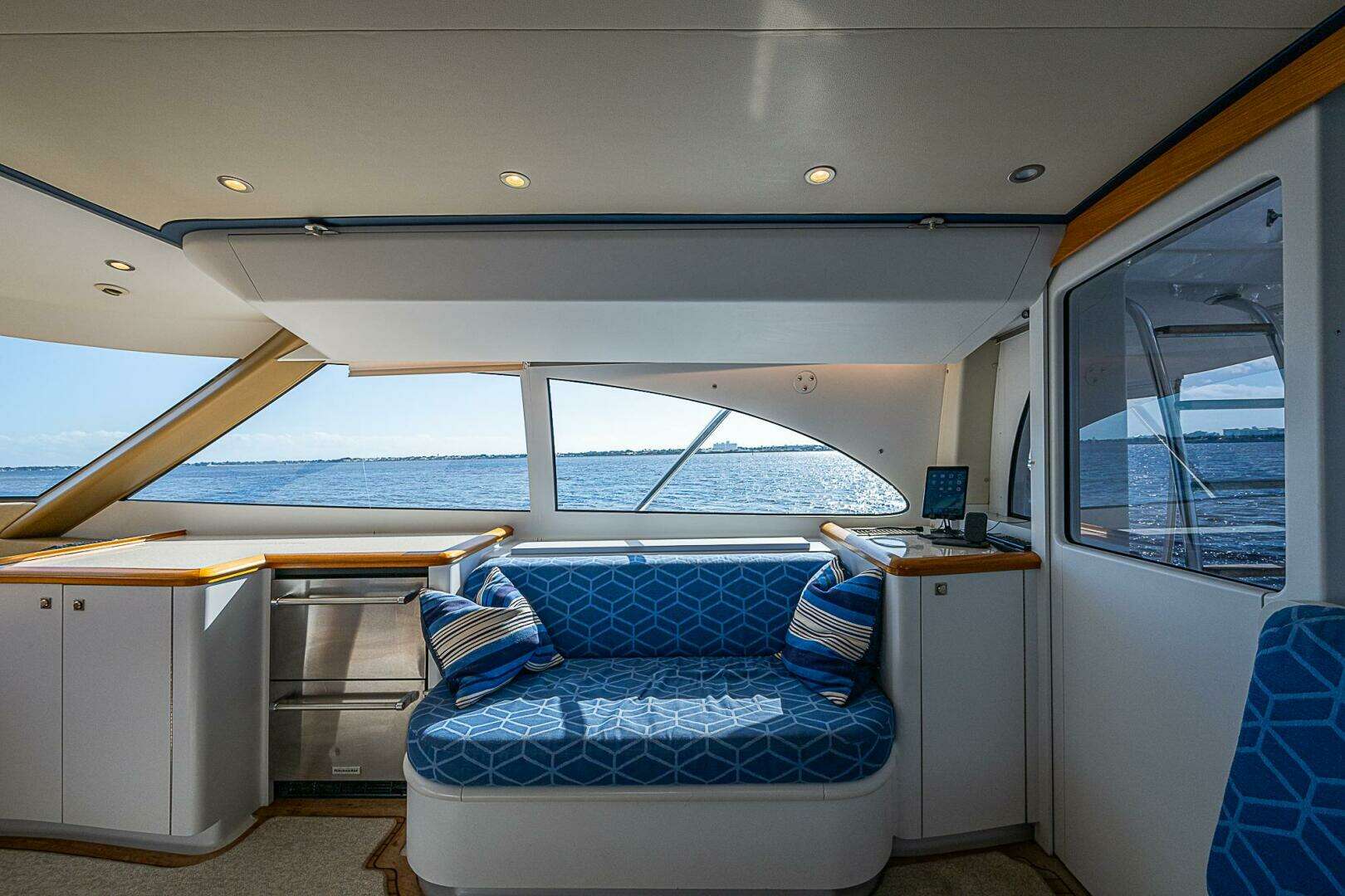 2017 F&S Cusotm Express Sportfish - Image 41