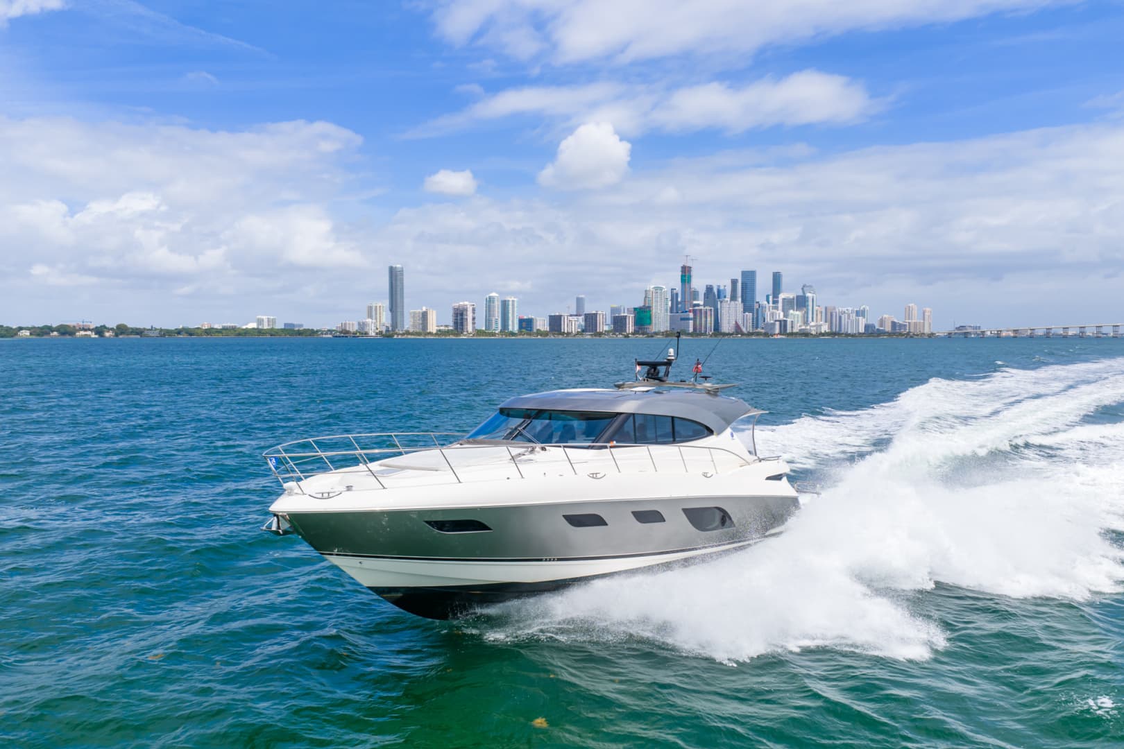 2024 Riviera 6000 SPORT YACHT - Image 32