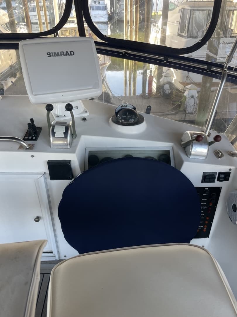 2003 Grand Banks Flybridge Motor Yacht - Image 15
