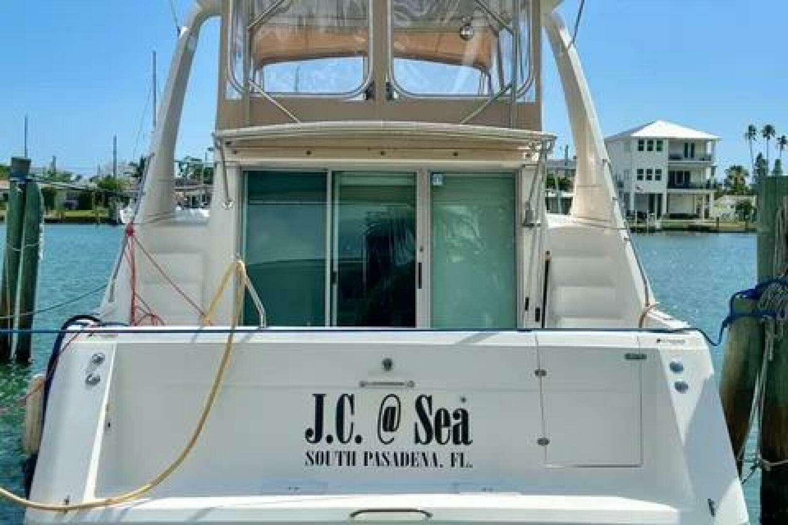 1996 Cruisers Yachts 4285 Express Bridge - Image 7