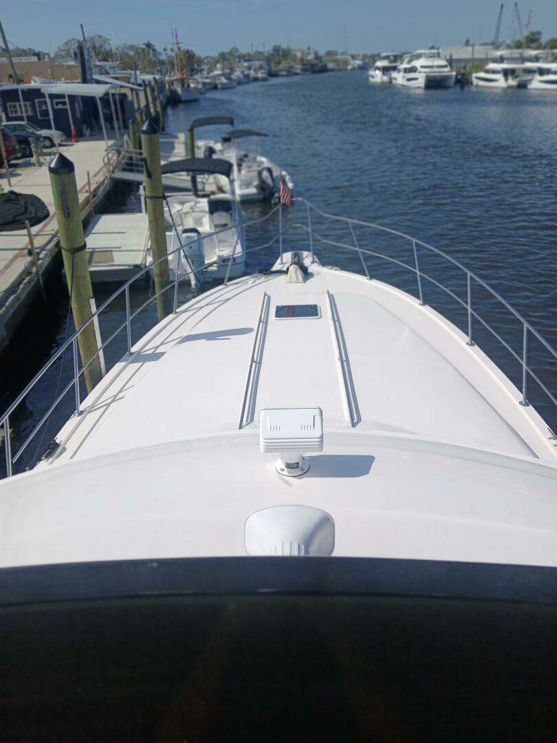 1997 Sea Ray 550 Sedan Bridge - Image 10