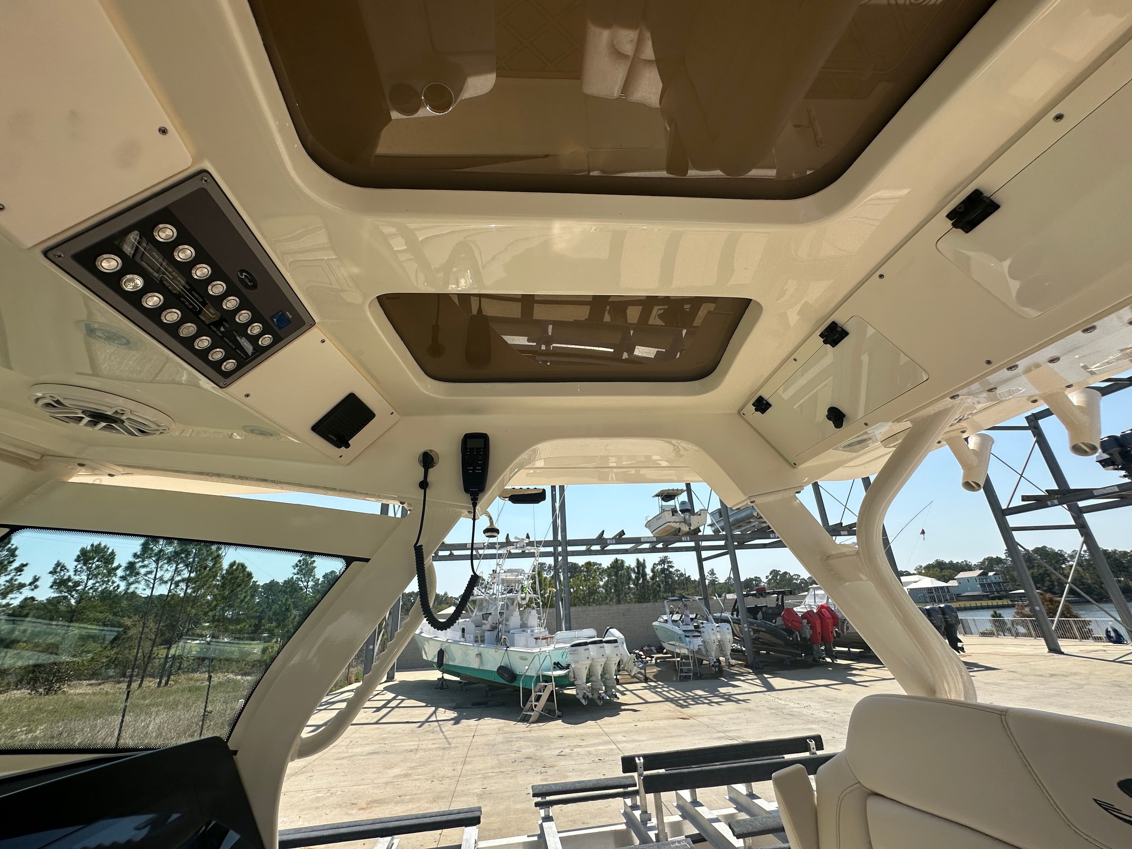 2024 SCOUT 330 LXF - Image 37