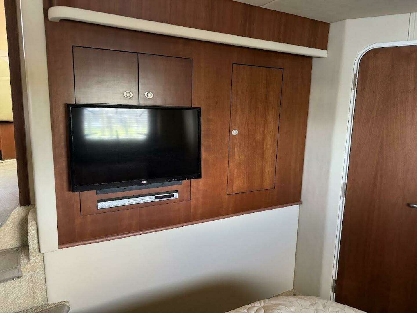 2006 Sea Ray 40 Motoryacht - Image 37