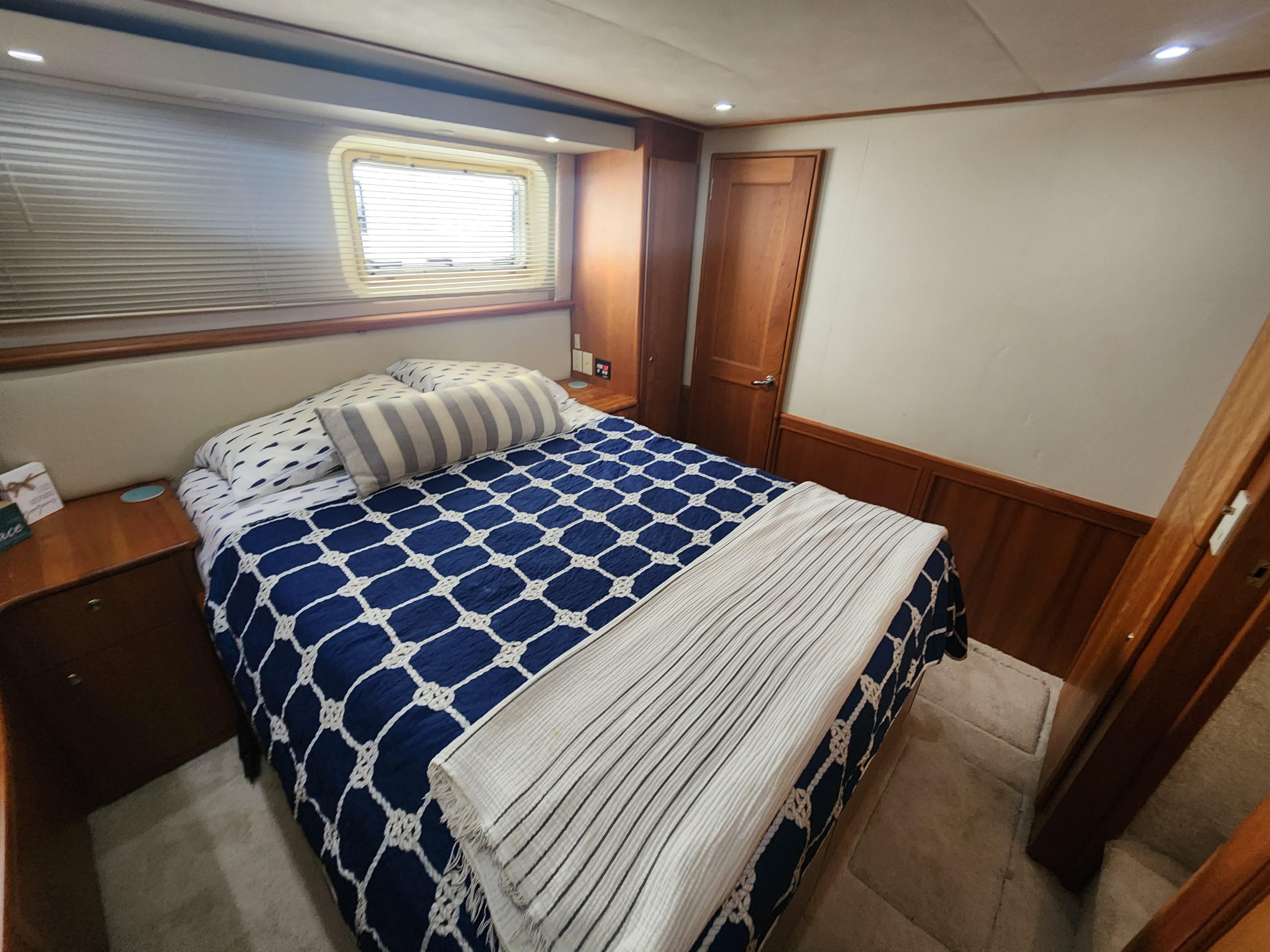 2000 Silverton 453 Motor Yacht - 59