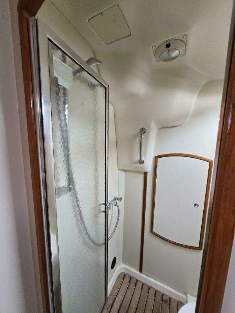 2002 Hunter 356 - Image 21