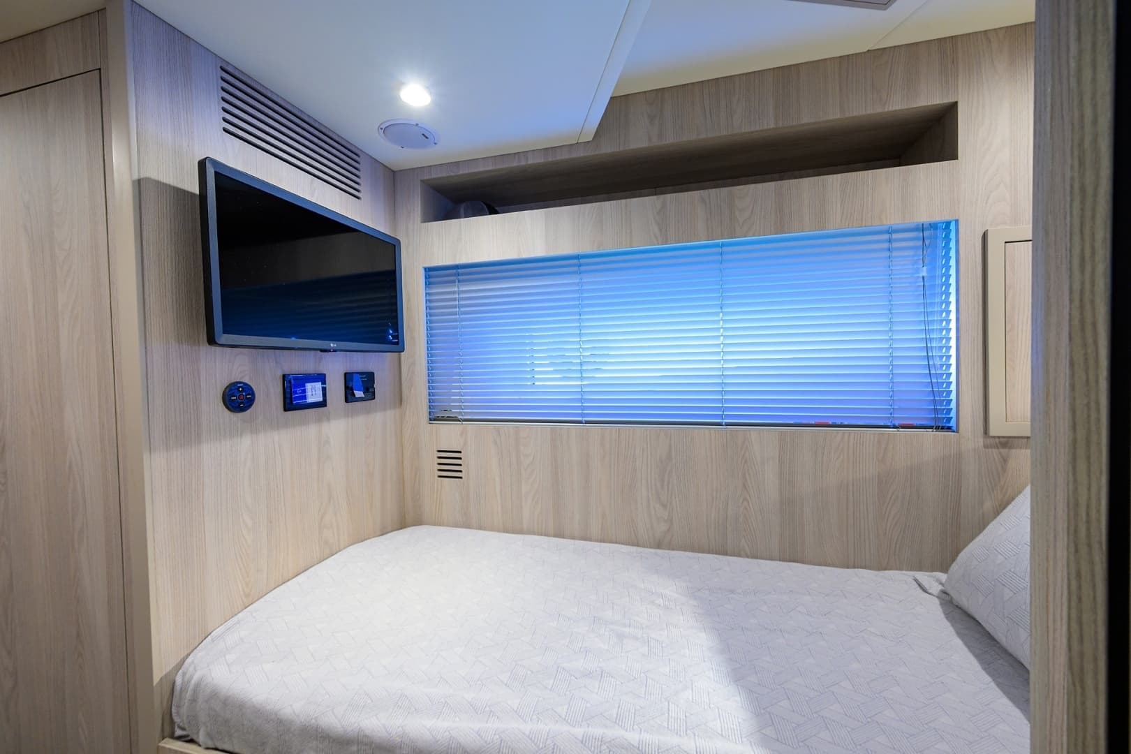 2024 Azimut Fly 78 - Image 56