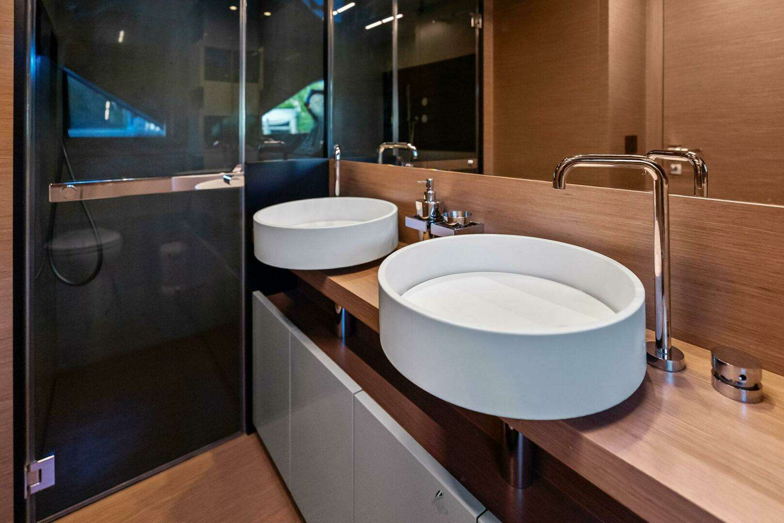 2019 Ferretti Yachts 780 - Image 40