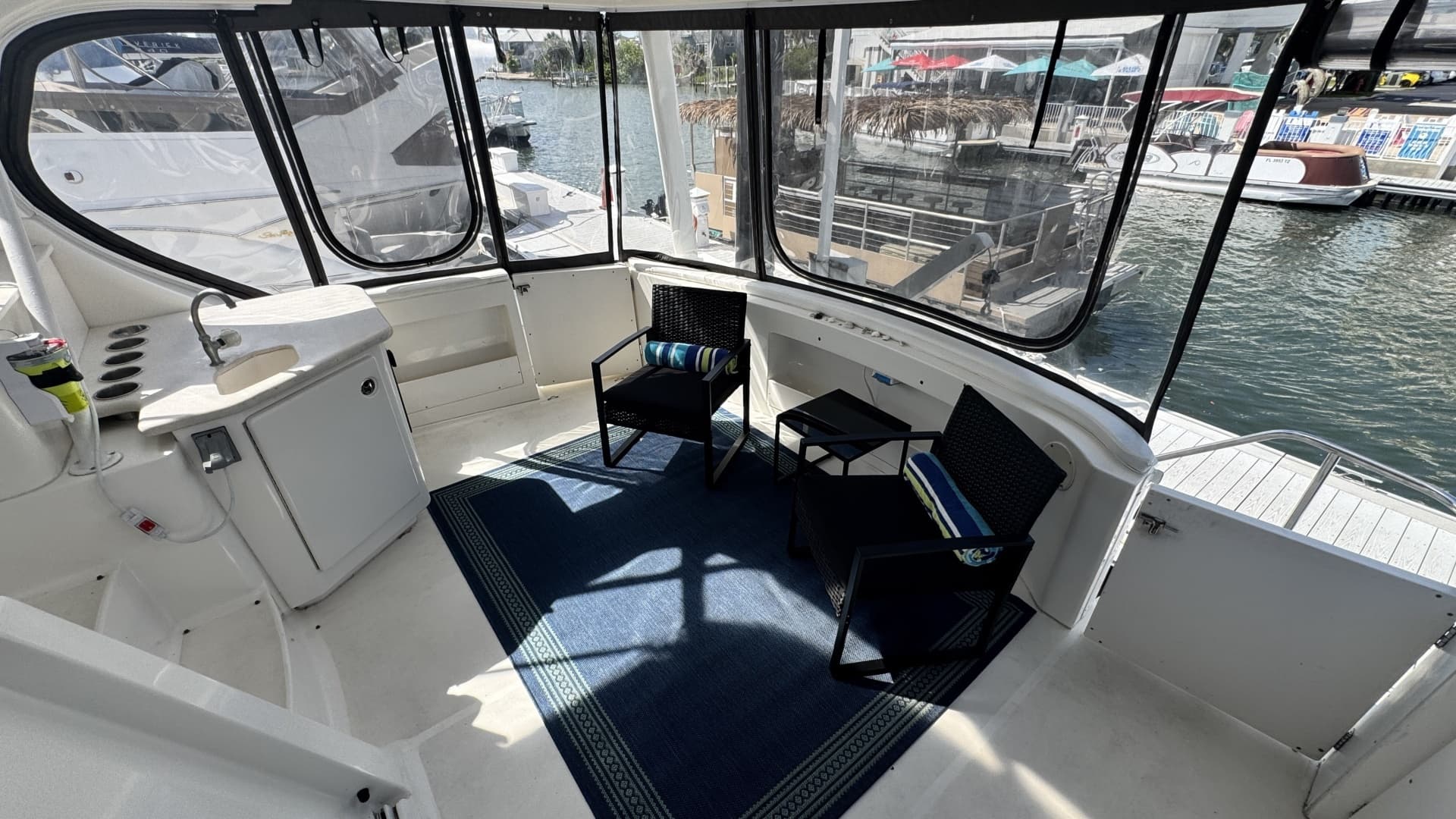 2003 Silverton 43 Motor Yacht - Image 9