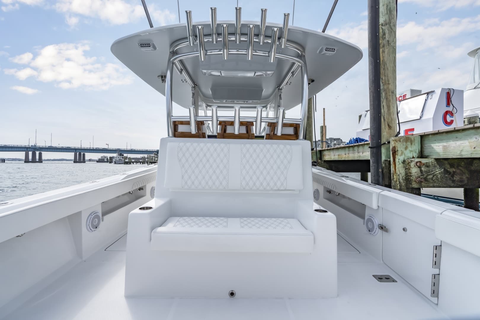 2026 Front Runner 39 Center Console - Image 35