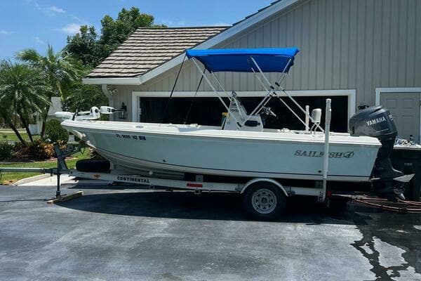 2009 Sailfish 1900 BB Bay Boat - Image 1