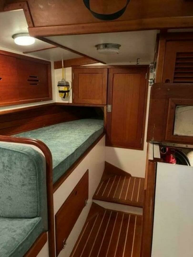 1987 Hinckley Sou'wester Sloop C/B - Image 12