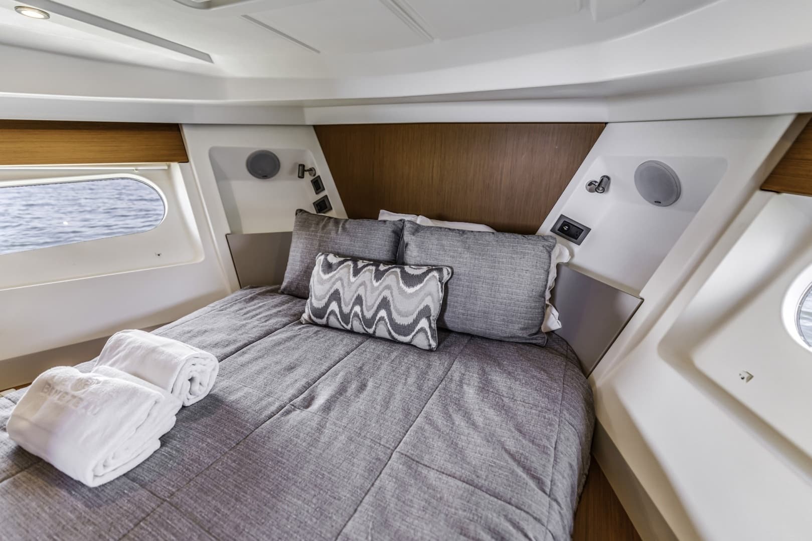 2019 Beneteau Swift Trawler - Image 23