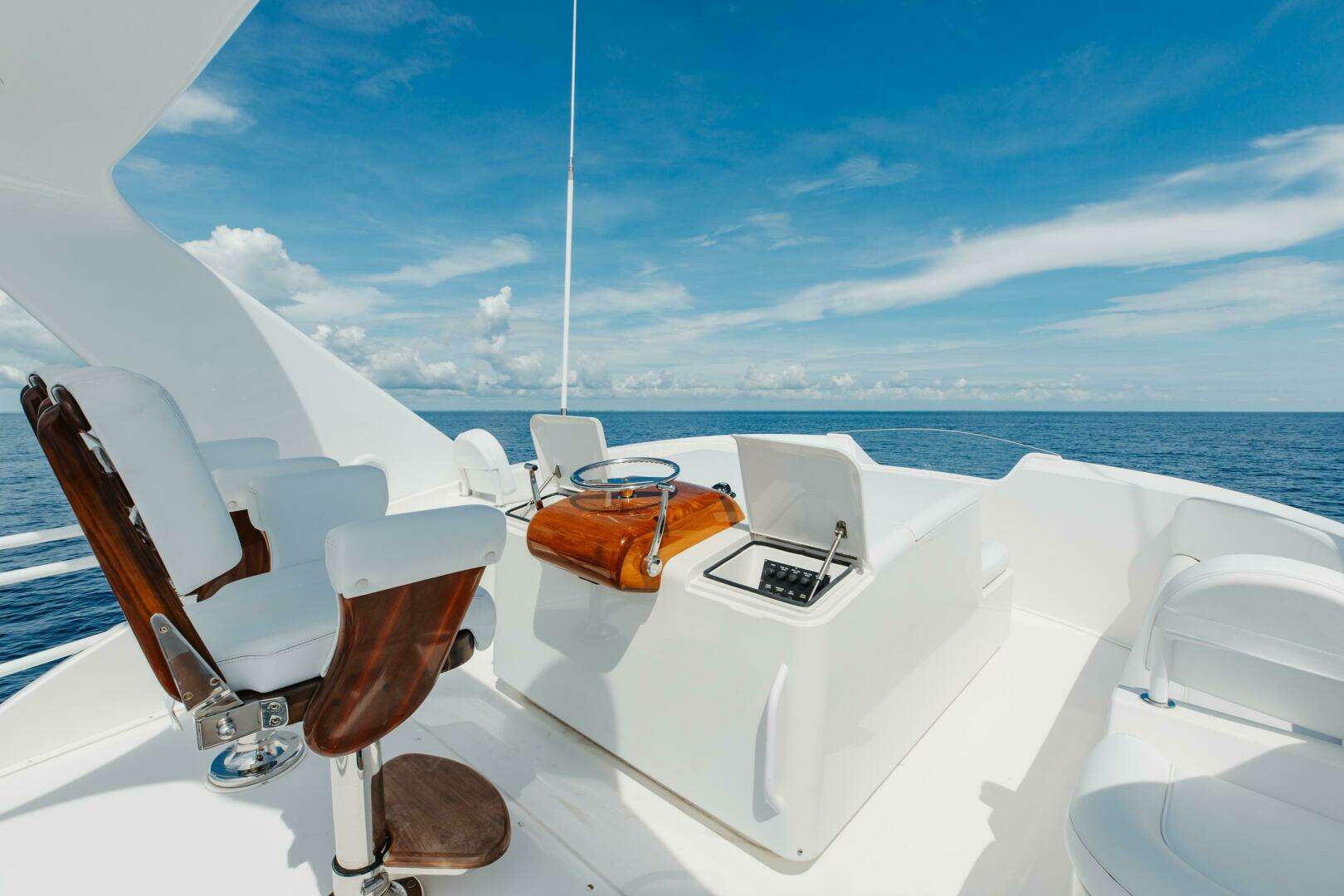 2012 Viking 76 Enclosed Flybridge - Image 37
