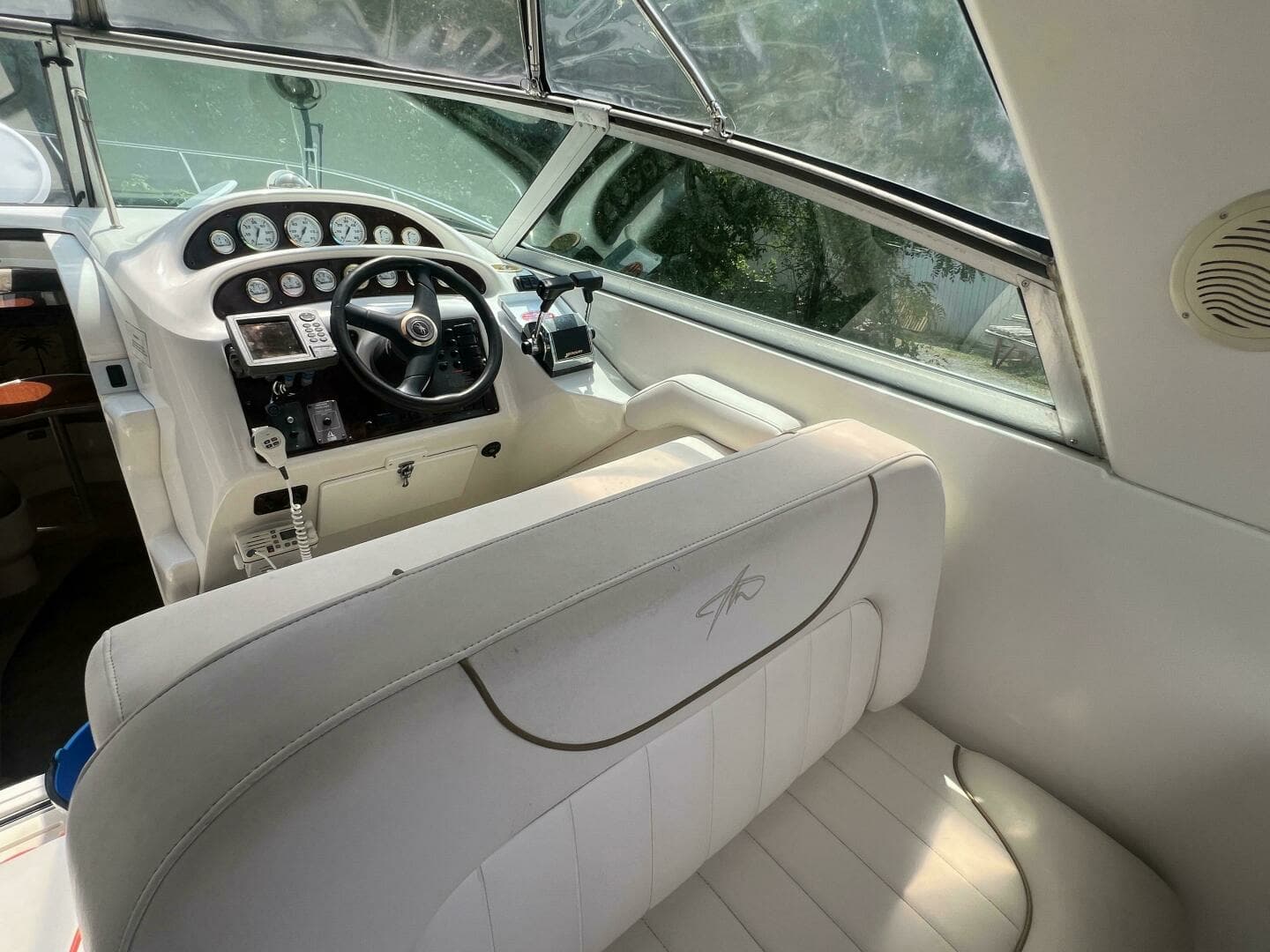 2000 Monterey 302 Cruiser - Image 38