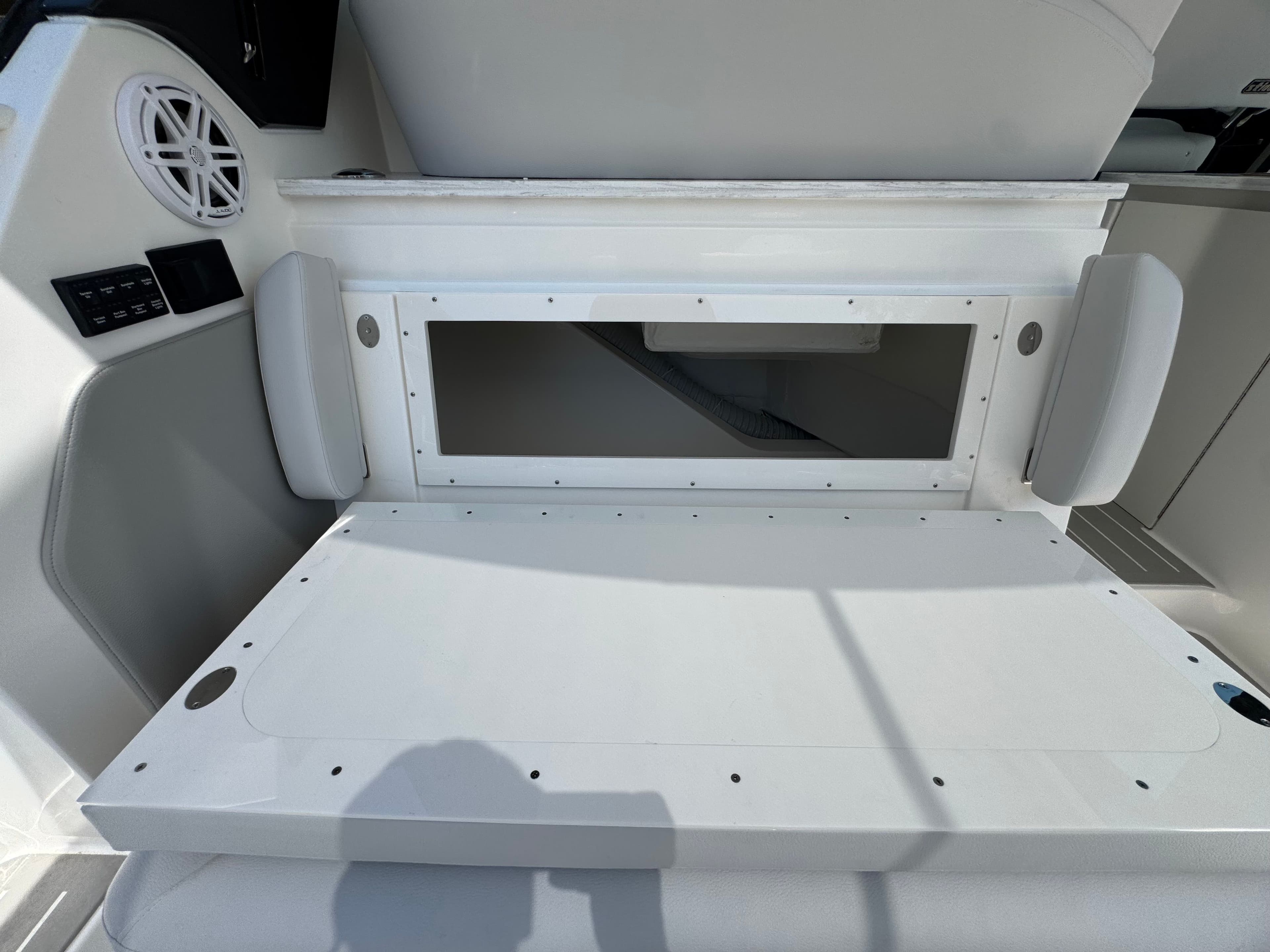 2026 TIARA YACHTS 39 LE - Image 57
