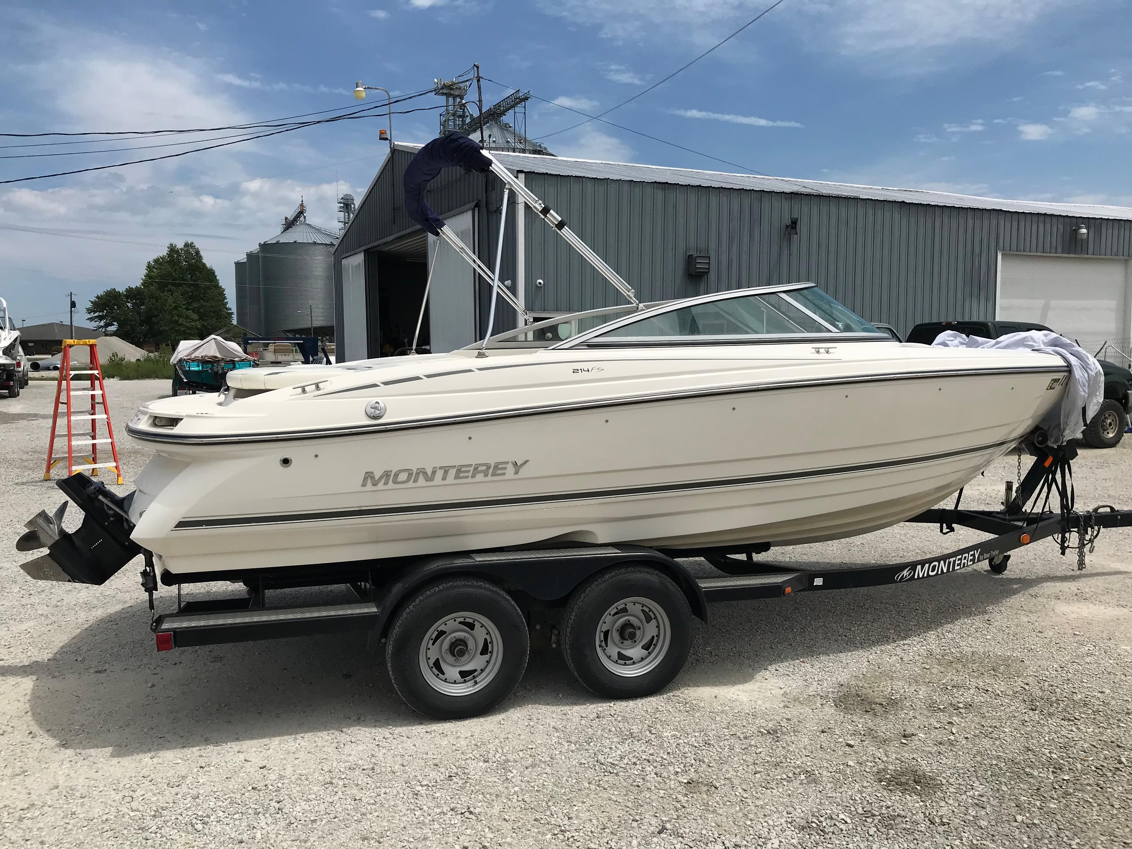 2010 Monterey 214FS