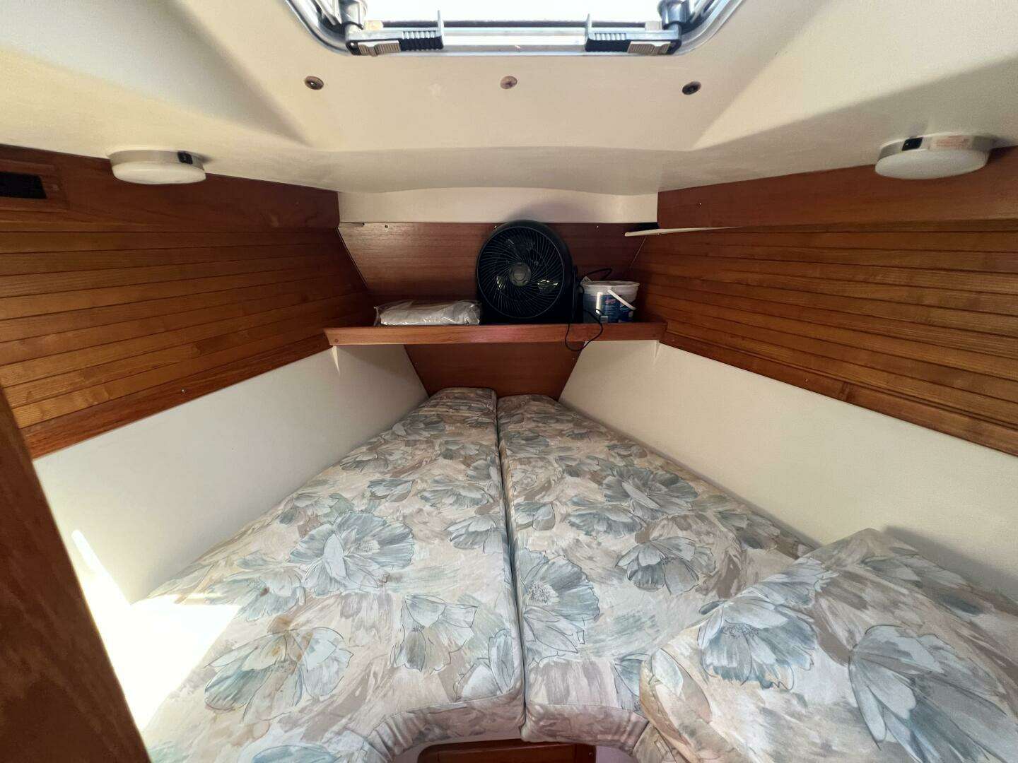 1994 Catalina 320 - Image 45