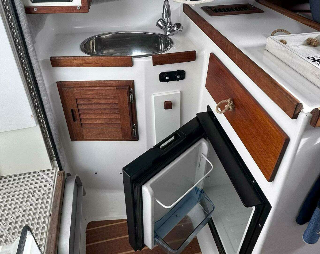 2017 Atlas Acadia 25 - Image 4