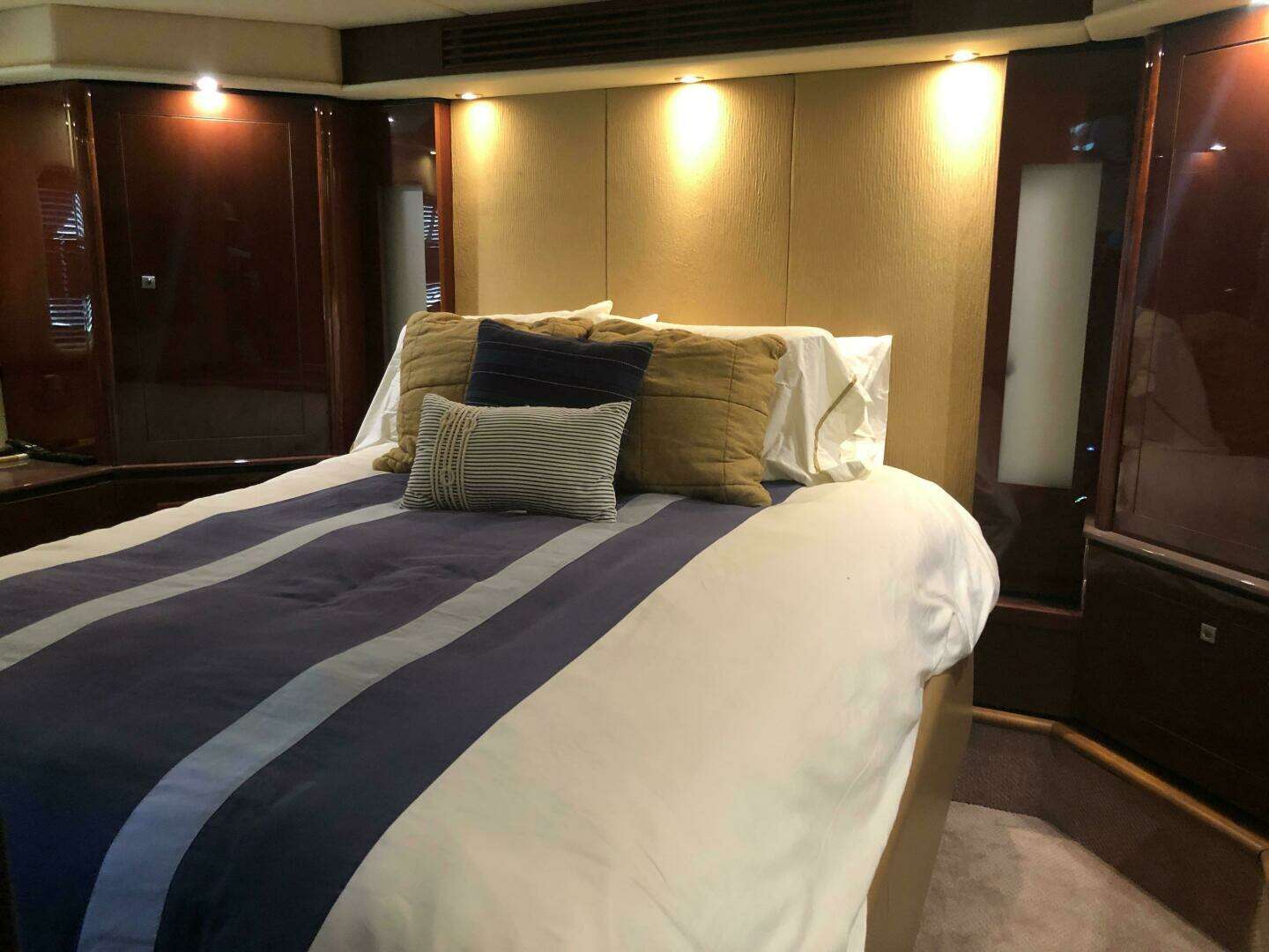 2008 Sea Ray 55 Sundancer - Image 29