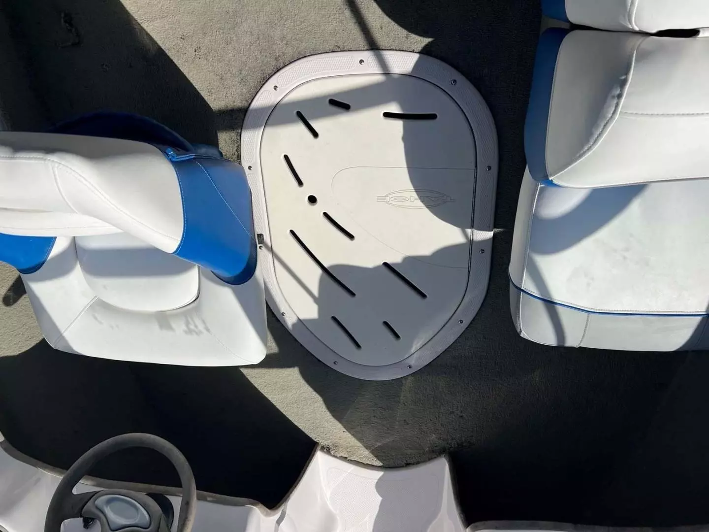 2005 Tahoe T18 Ski Boat - Image 7