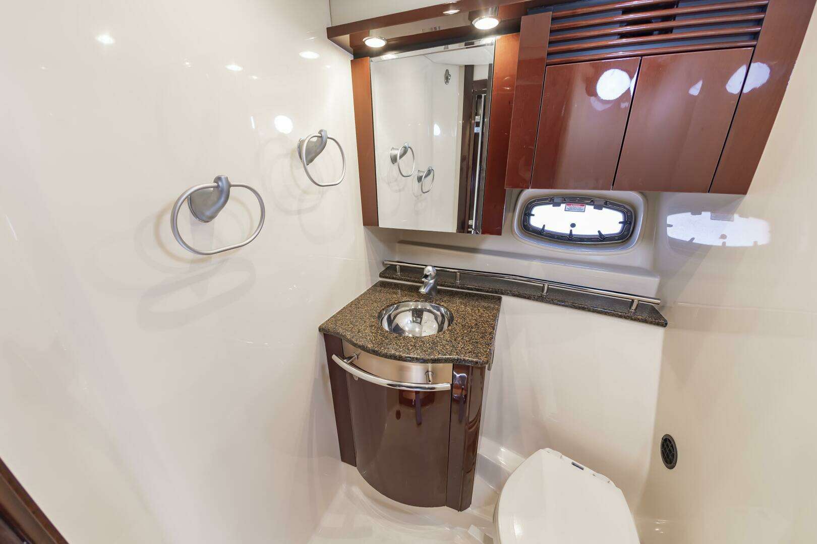 2007 Sea Ray 48 Sundancer - Image 28