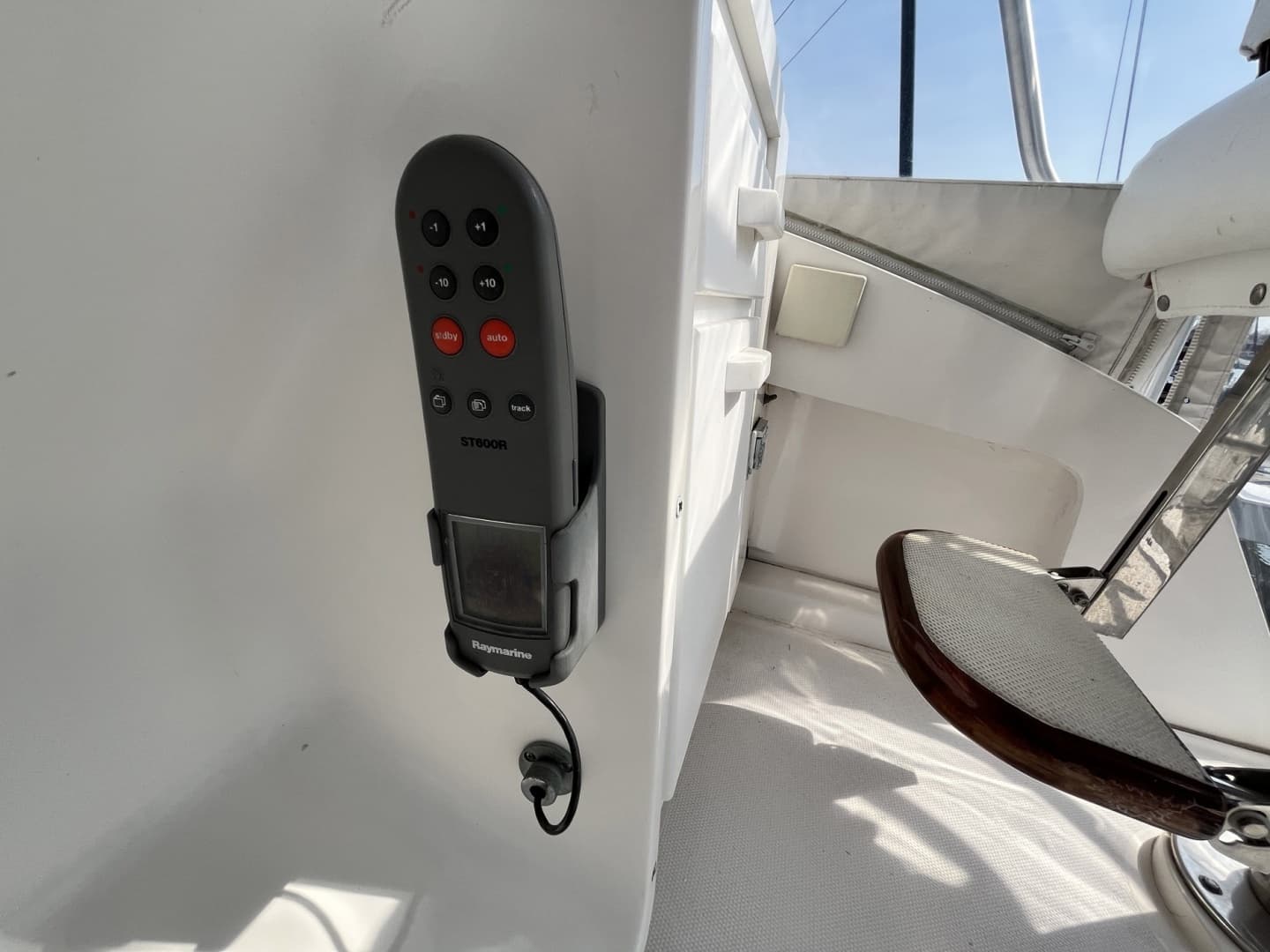 2003 Luhrs 40 Convertible - Image 22