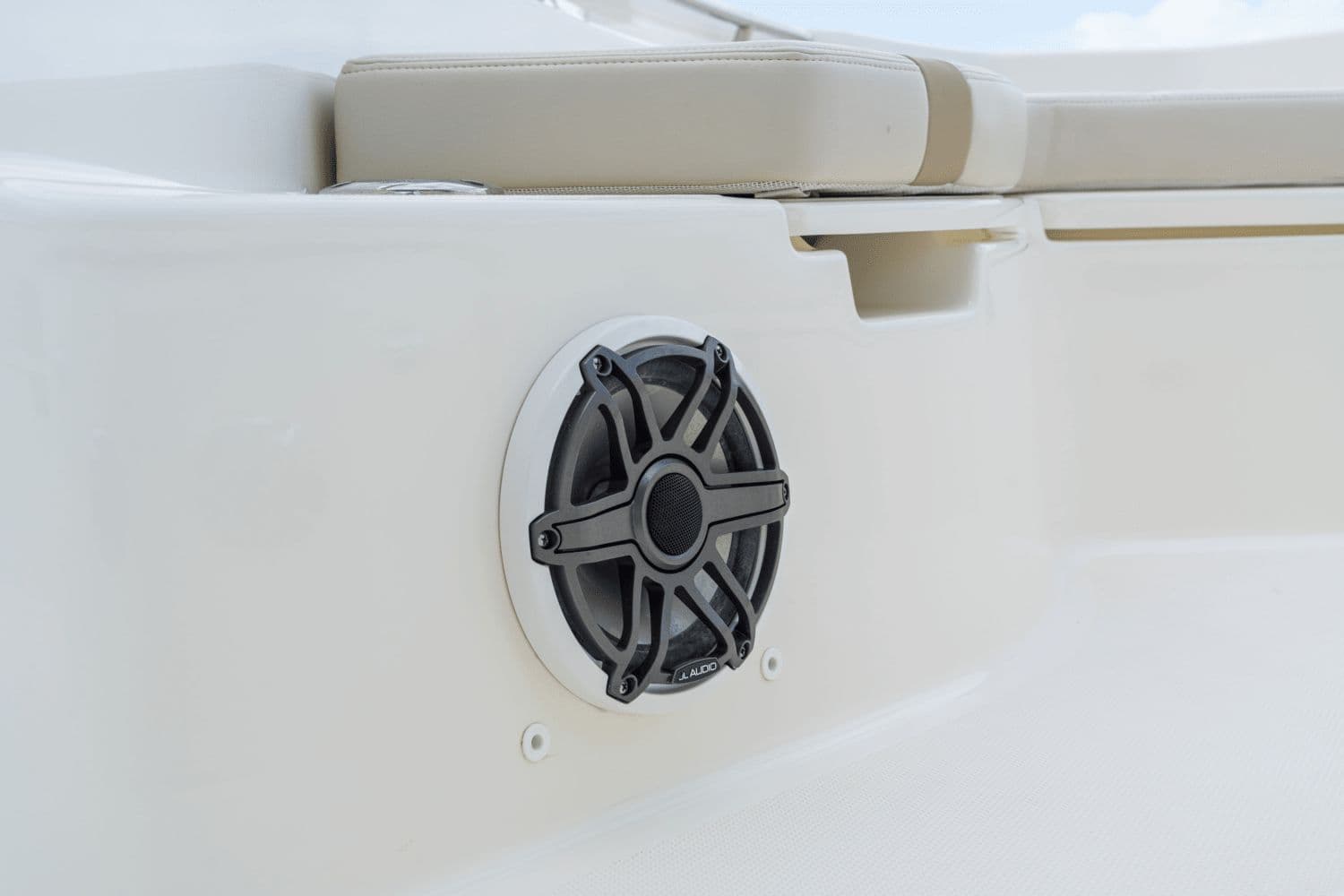 2026 Boston Whaler 250 Dauntless - 64