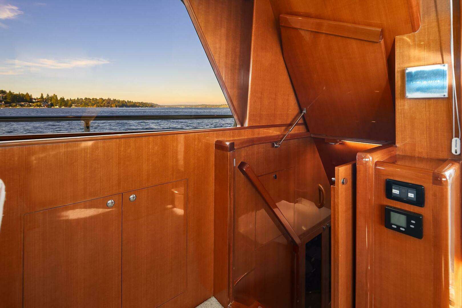 2014 Hampton 720 Skylounge LRC - Image 10