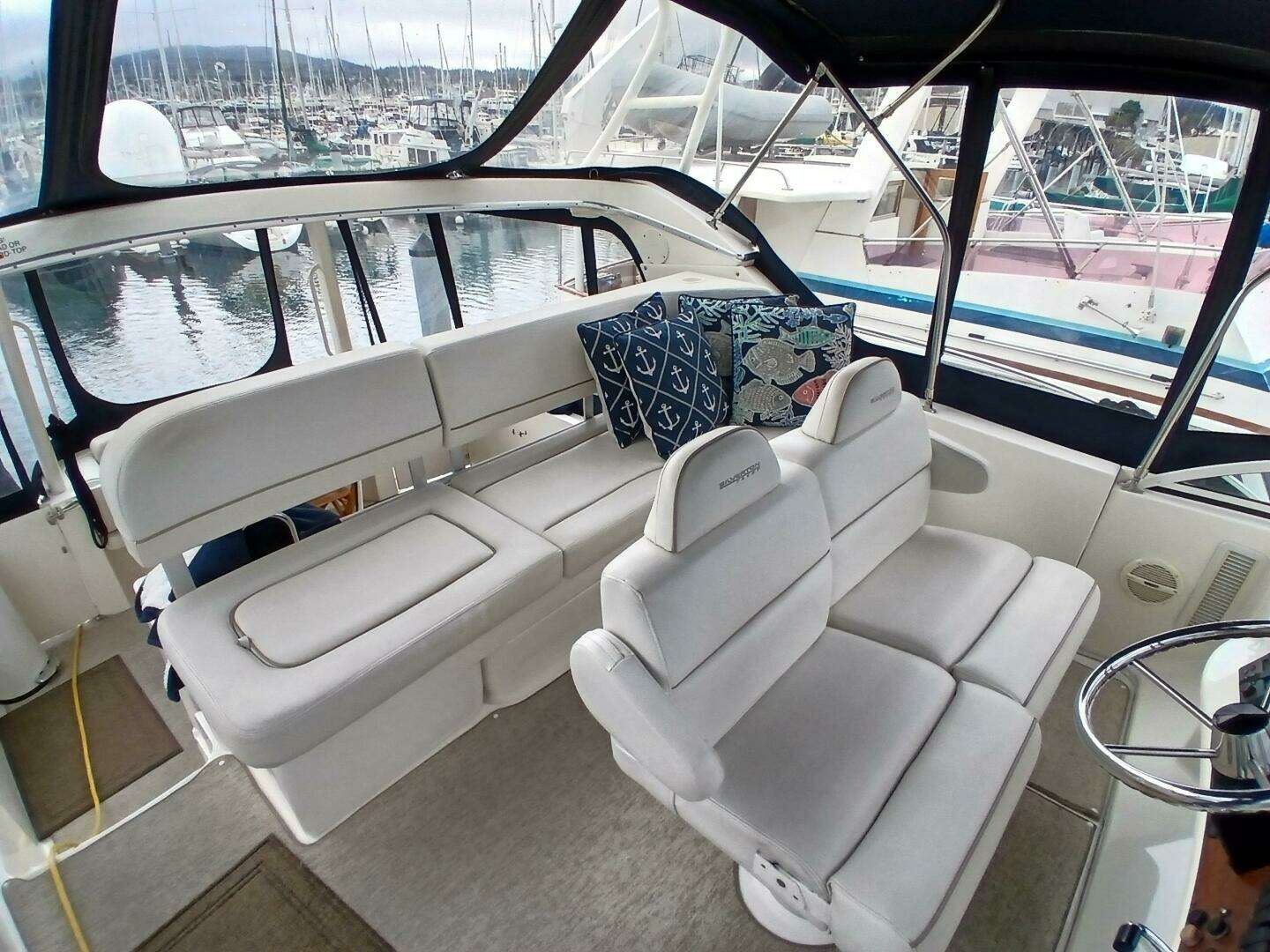 2006 Silverton 35 Motor Yacht - Image 8
