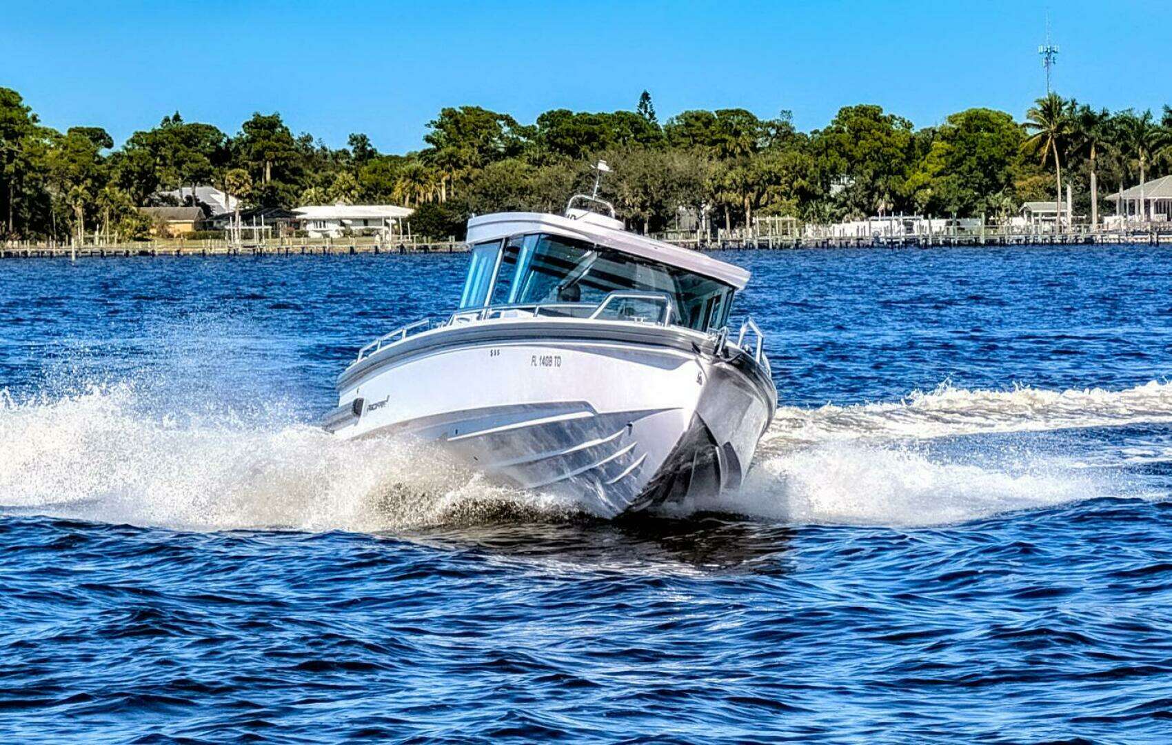 2022 Axopar 28 CABIN - Image 5
