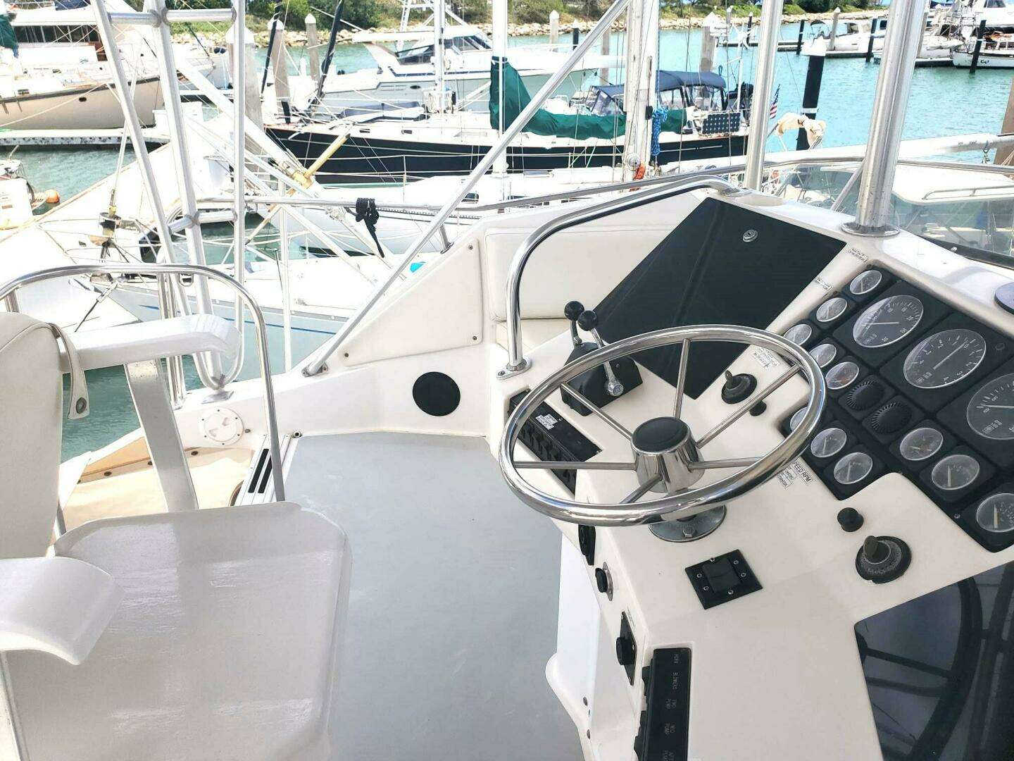 1989 Rampage R 401 SF SPORTFISHER - Image 16