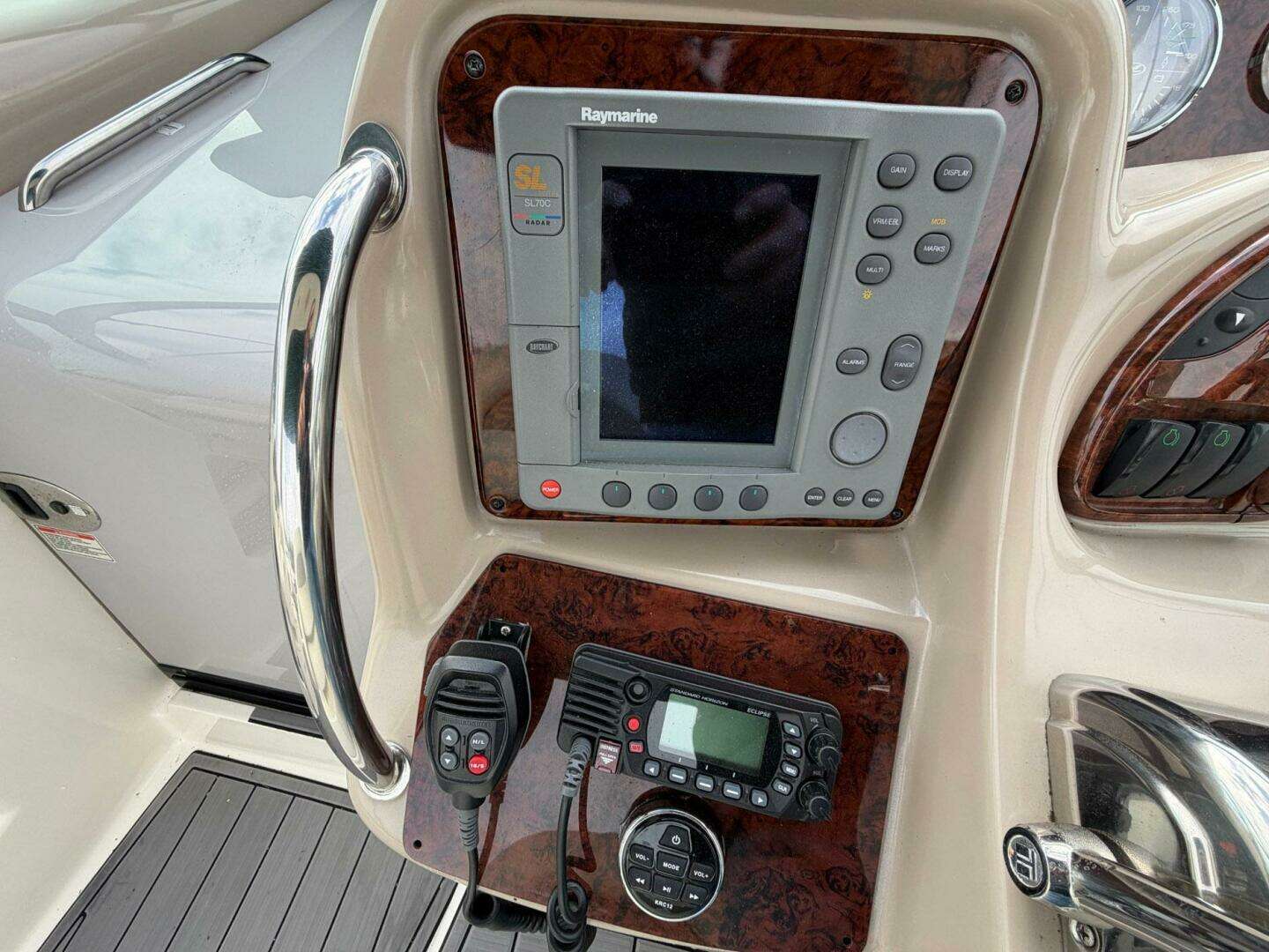 2004 Sea Ray 340 Sundancer - Image 13