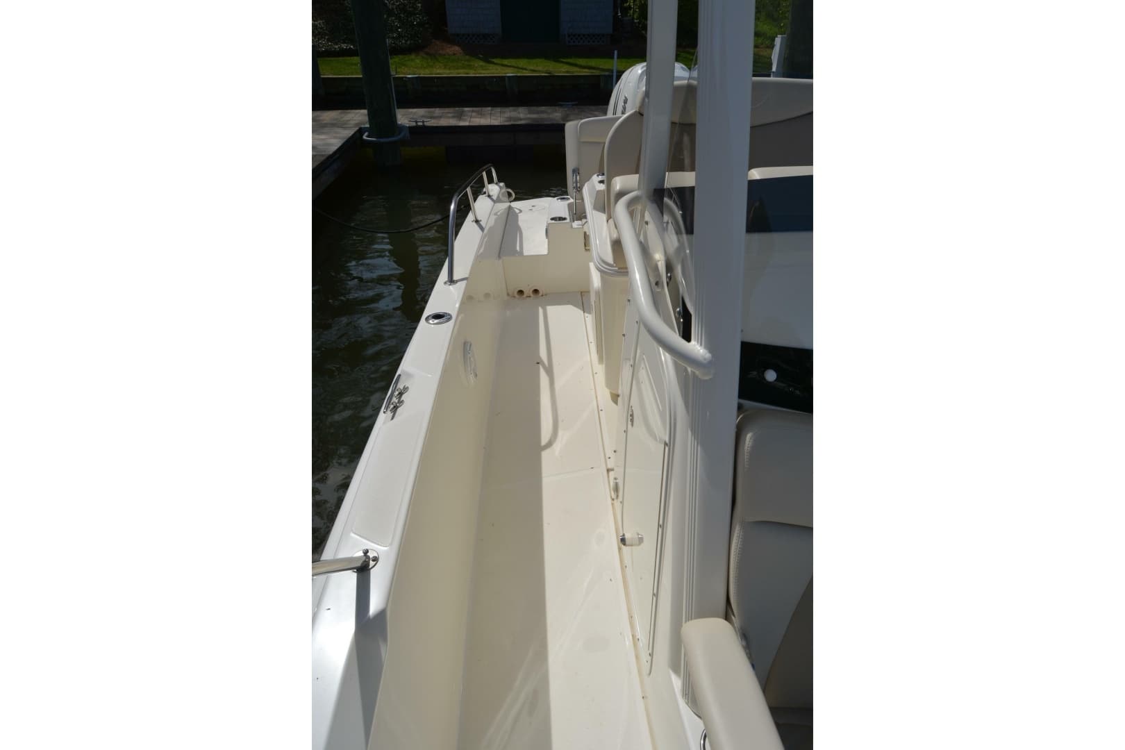 2021 Boston Whaler 270 Dauntless - Image 19
