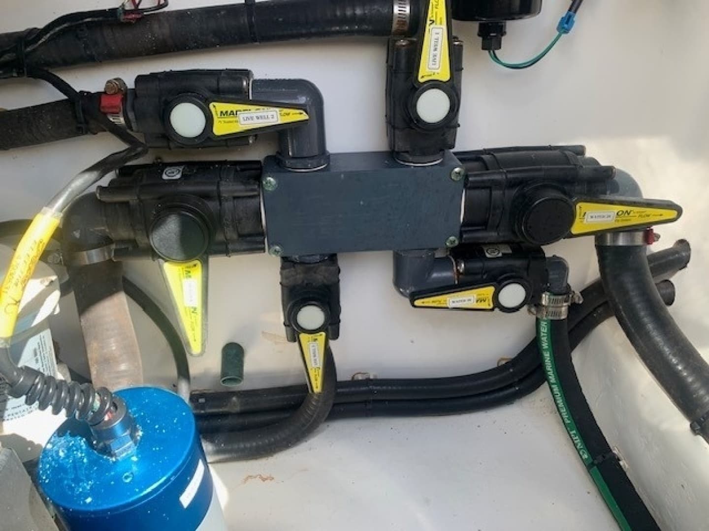 2019 Contender Center Console - Image 24