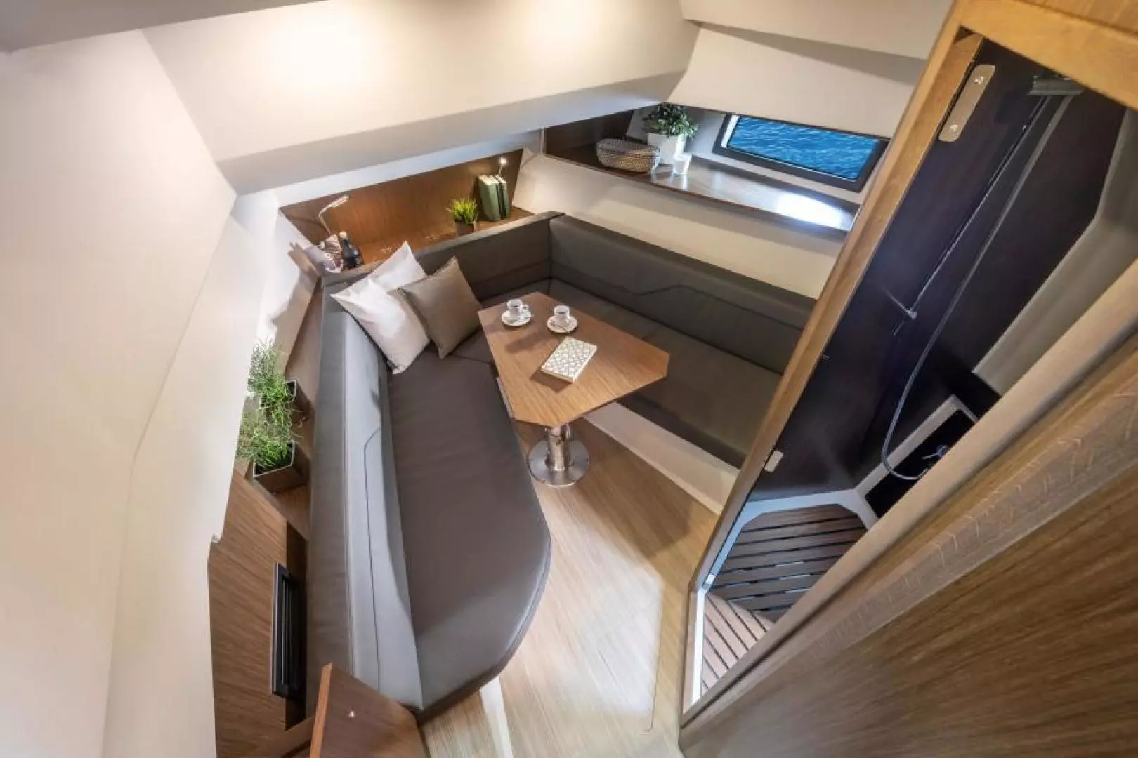 2023 Bavaria VIDA 33 - Image 11