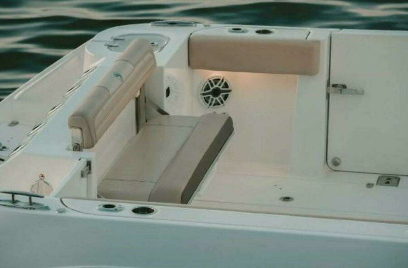 2025 Edgewater 340CC - Image 13