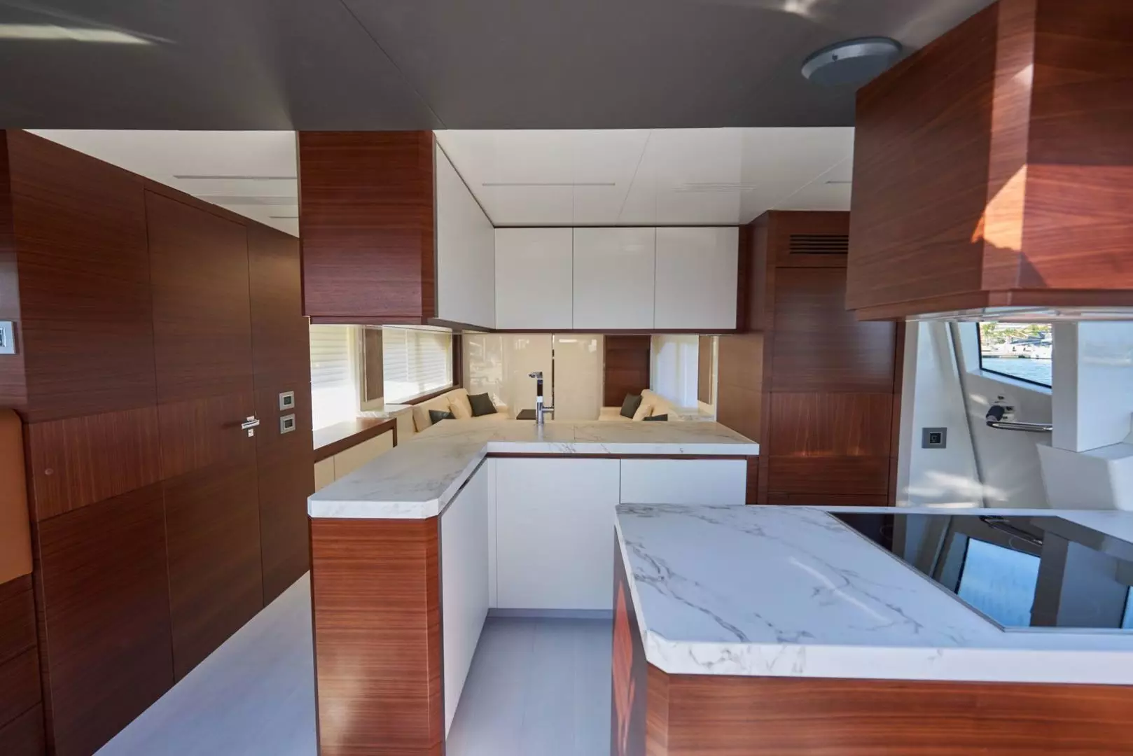 2020 Astondoa 80 Flybridge - Image 12