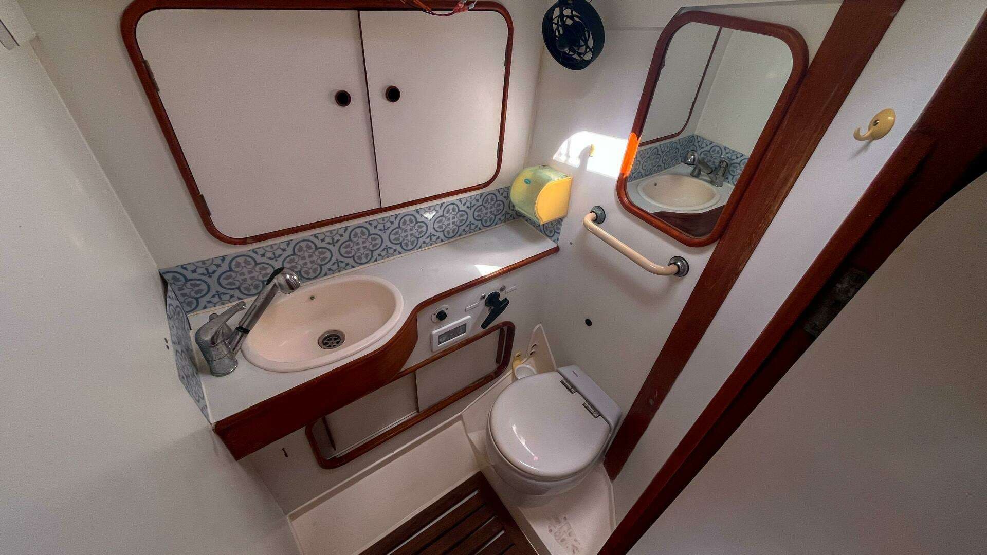 1991 Oyster Lightwave 48 - Image 19