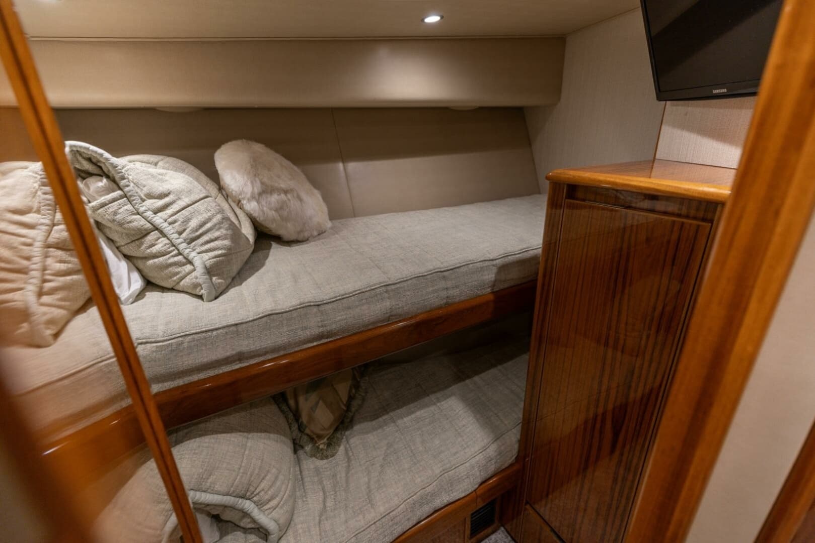 2015 Viking 62 Convertible - Image 22