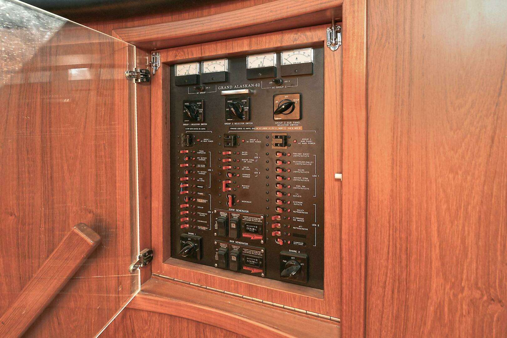 2002 Grand Alaskan Flushdeck - Image 31
