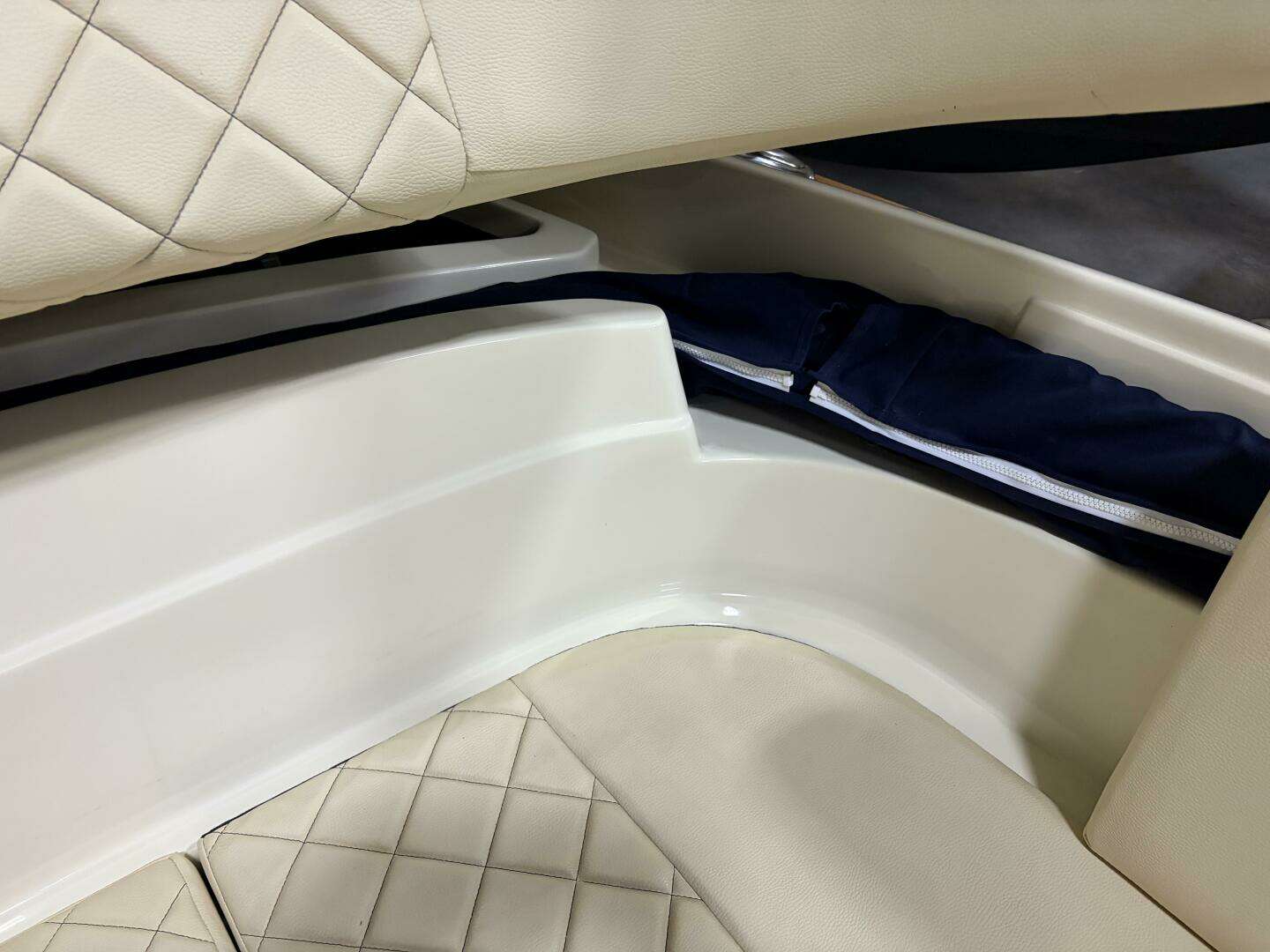 2020 Chris-Craft — - Image 36