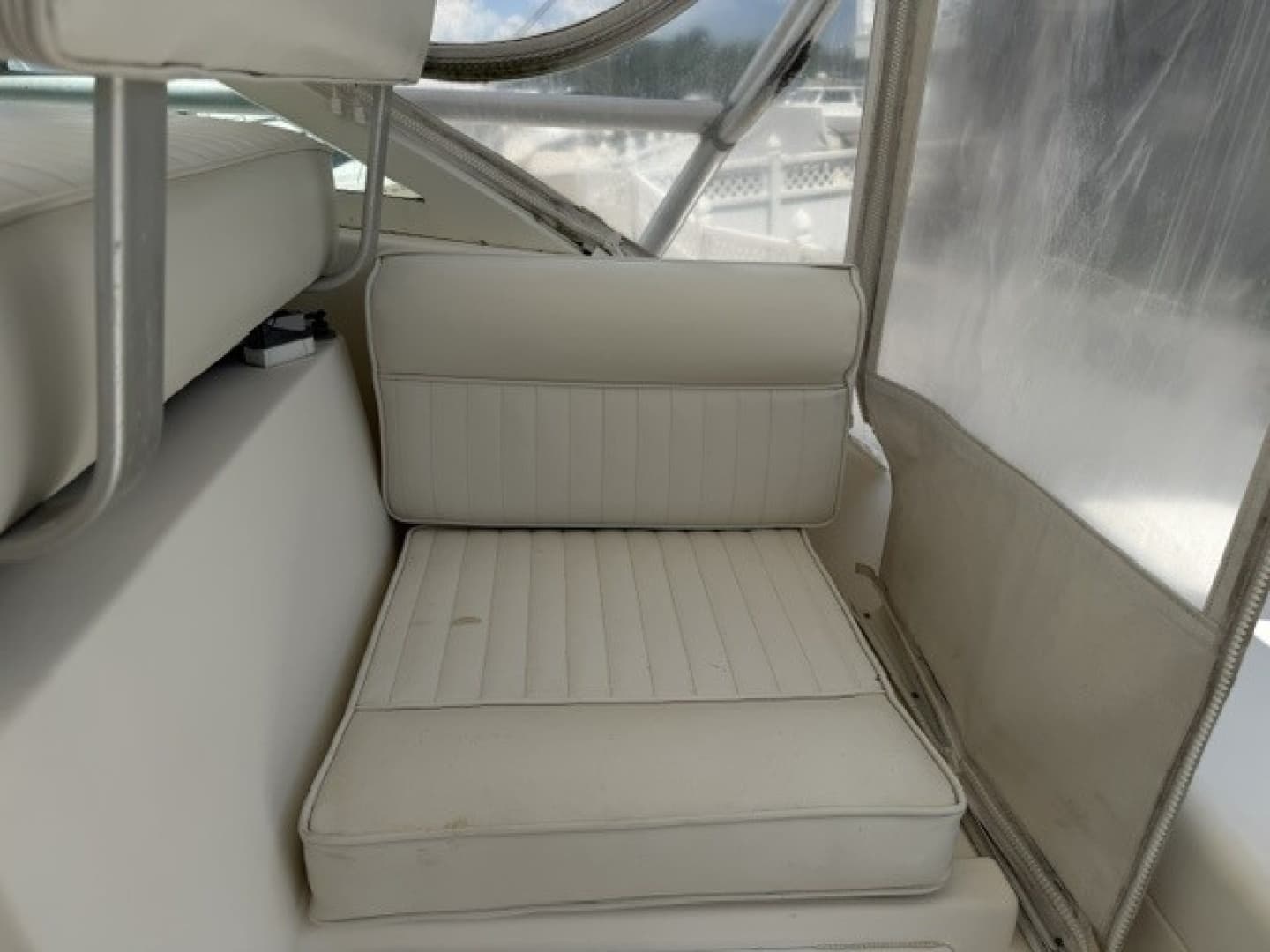 1996 Cabo 31 Express - Image 41